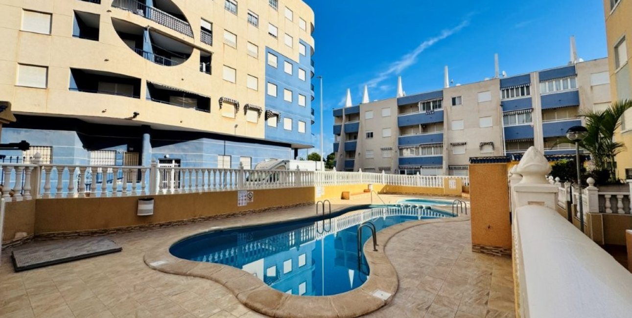 Resale - Apartment / flat -
Torrevieja - Torrevista Playa