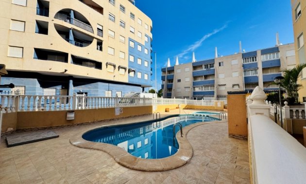 Resale - Apartment / flat -
Torrevieja - Torrevista Playa