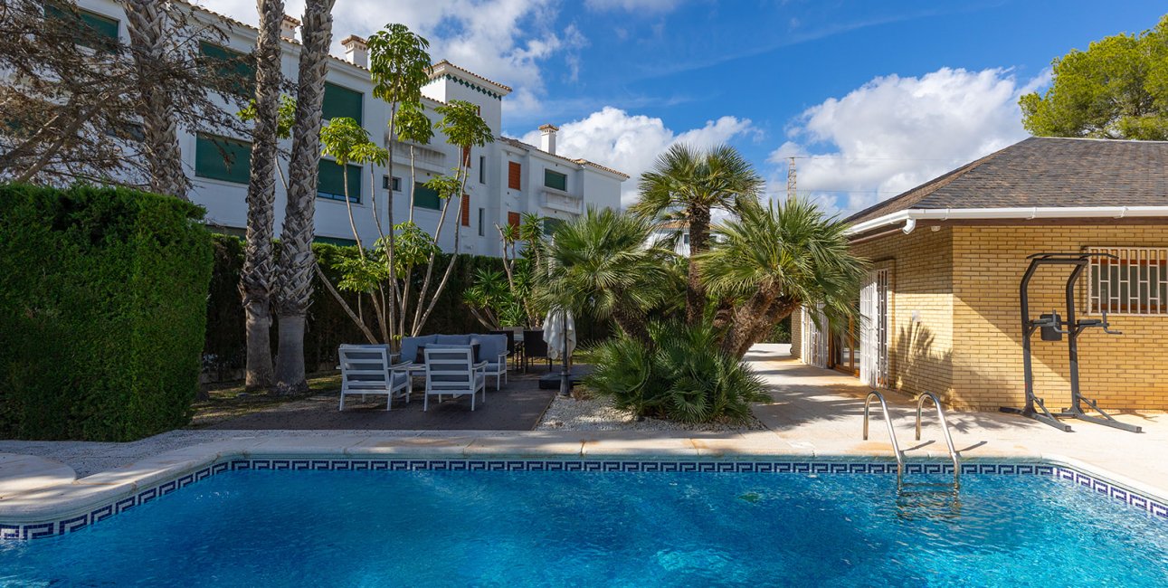 Reventa - Villa -
Orihuela Costa - Las Filipinas