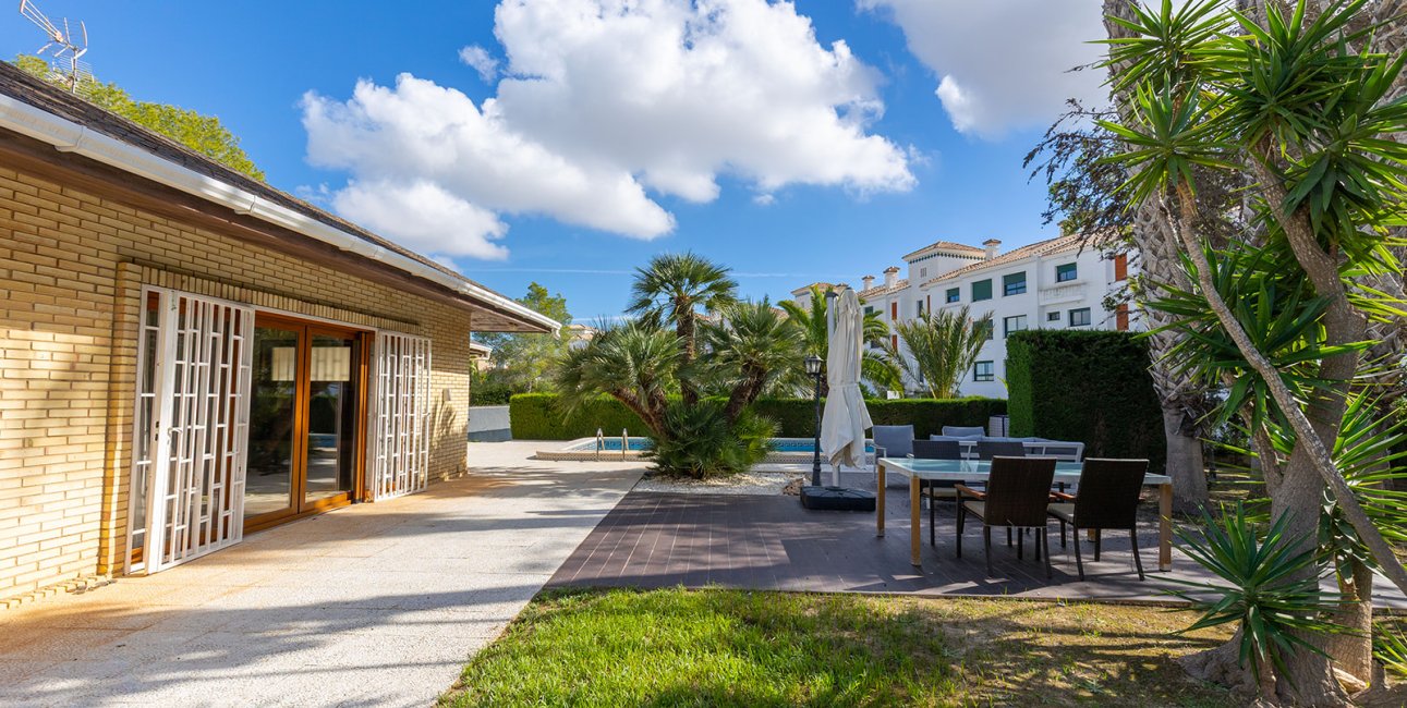 Reventa - Villa -
Orihuela Costa - Las Filipinas