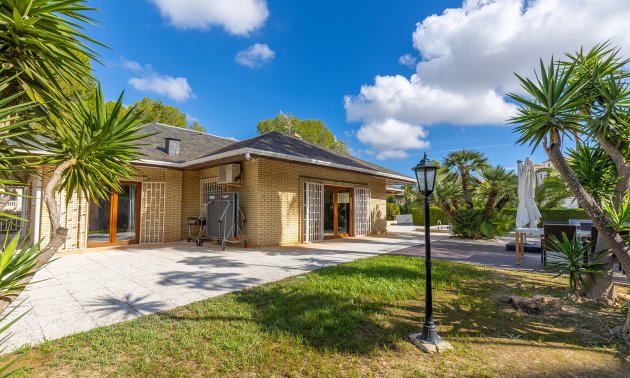 Reventa - Villa -
Orihuela Costa - Las Filipinas