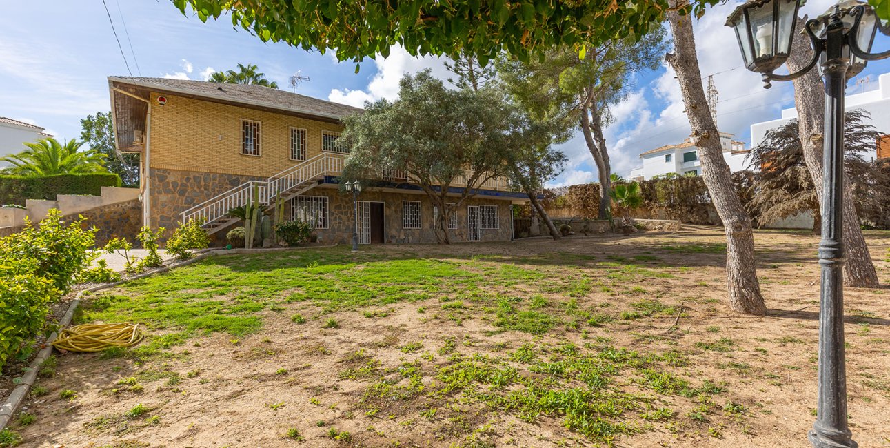 Reventa - Villa -
Orihuela Costa - Las Filipinas