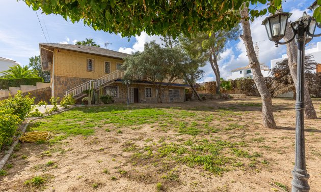 Reventa - Villa -
Orihuela Costa - Las Filipinas