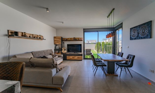 Resale - Townhouse -
Benijofar - Benijofar - Village