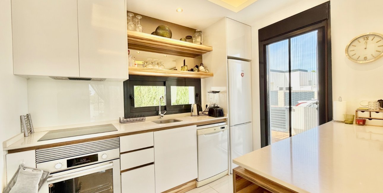 Resale - Townhouse -
Ciudad Quesada - Doña Pepa