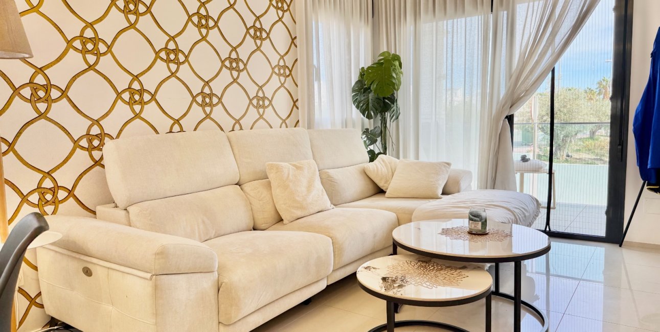 Resale - Townhouse -
Ciudad Quesada - Doña Pepa