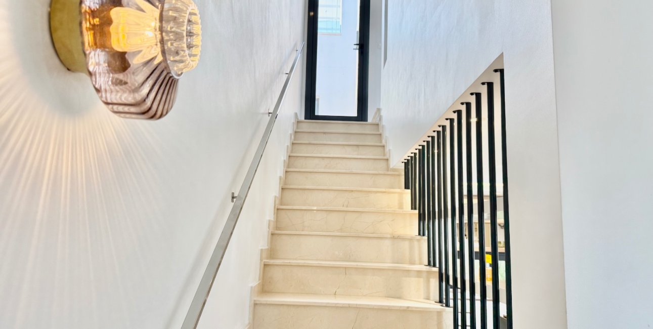 Resale - Townhouse -
Ciudad Quesada - Doña Pepa