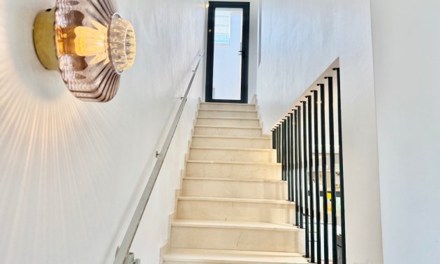 Resale - Townhouse -
Ciudad Quesada - Doña Pepa