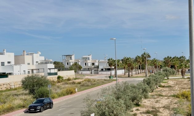 Resale - Townhouse -
Ciudad Quesada - Doña Pepa