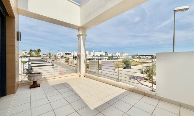 Resale - Townhouse -
Ciudad Quesada - Doña Pepa