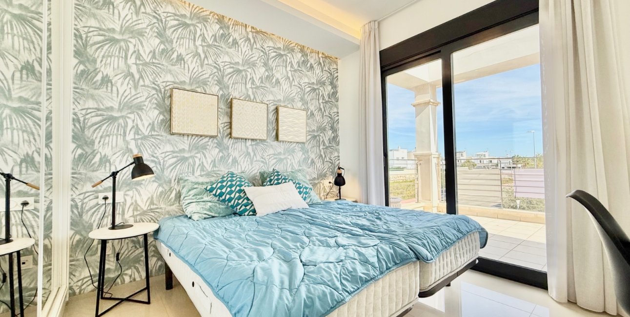 Resale - Townhouse -
Ciudad Quesada - Doña Pepa