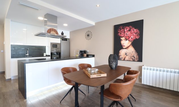 Resale - Townhouse -
Daya Vieja - Daya Vieja - Town