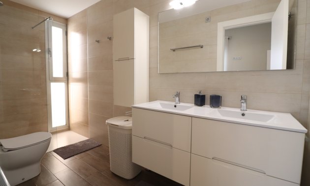 Resale - Townhouse -
Daya Vieja - Daya Vieja - Town