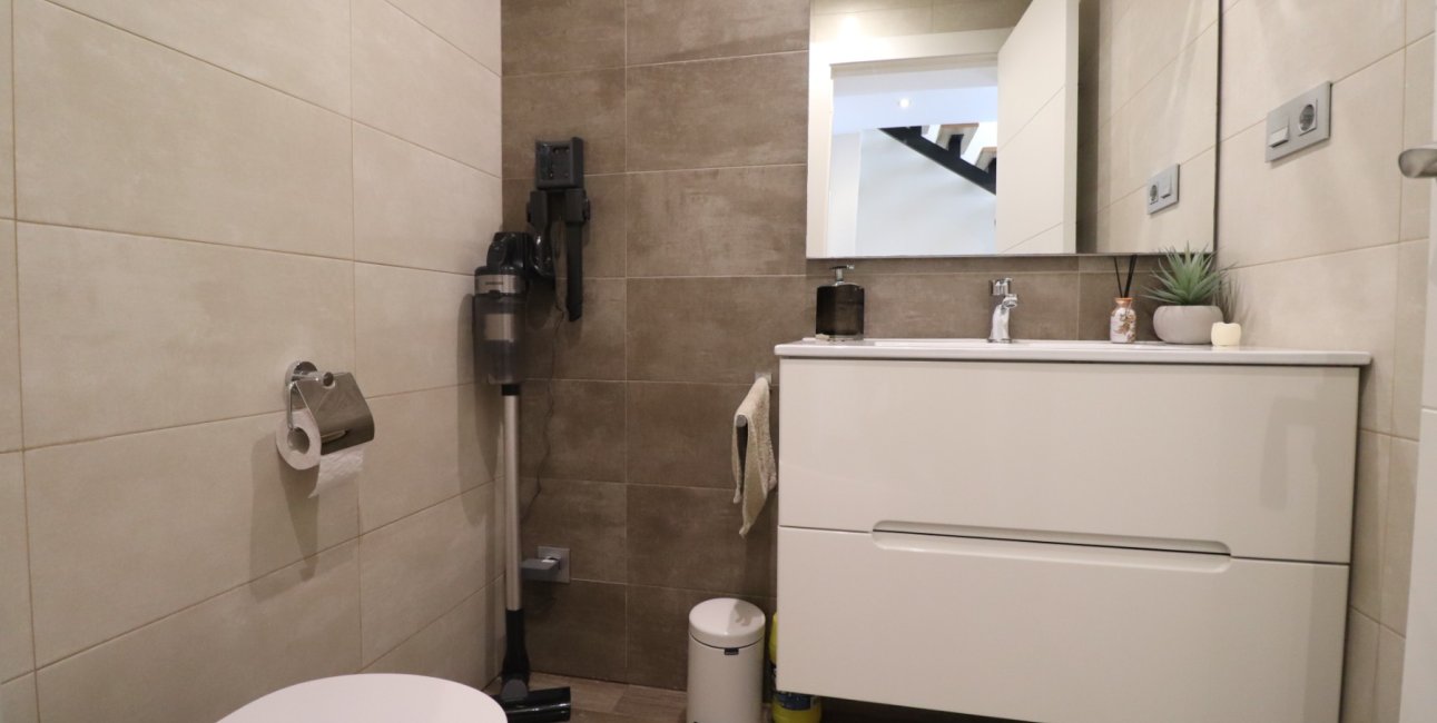 Resale - Townhouse -
Daya Vieja - Daya Vieja - Town