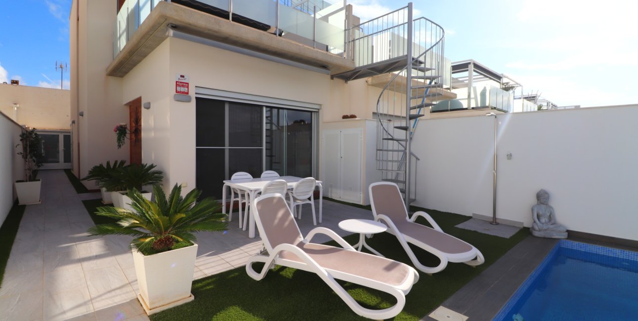 Resale - Townhouse -
Daya Vieja - Daya Vieja - Town