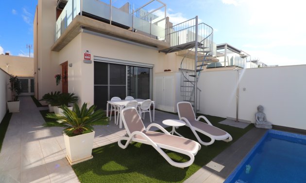 Resale - Townhouse -
Daya Vieja - Daya Vieja - Town