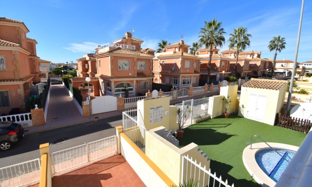 Reventa - Apartamento / piso -
Orihuela Costa - Playa Flamenca