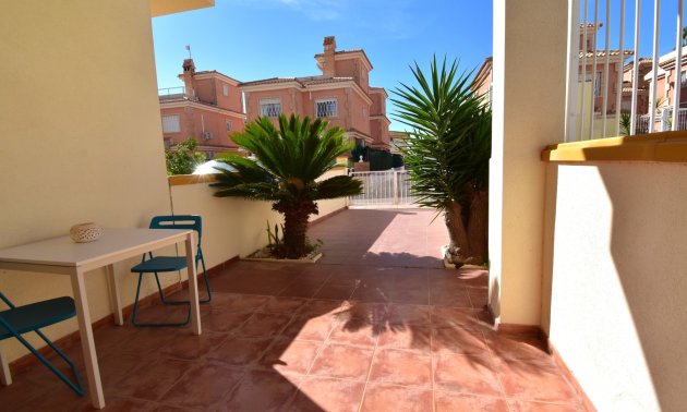 Reventa - Apartamento / piso -
Orihuela Costa - Playa Flamenca