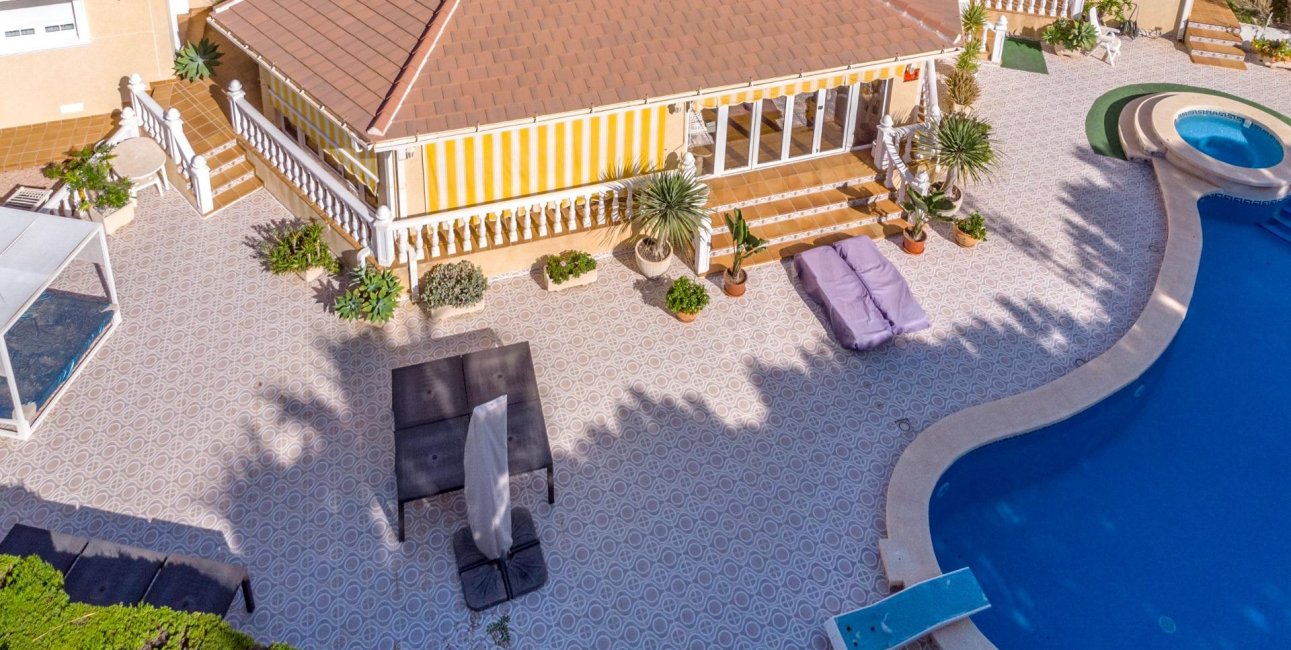 Resale - Villa -
Orihuela Costa - Cabo Roig