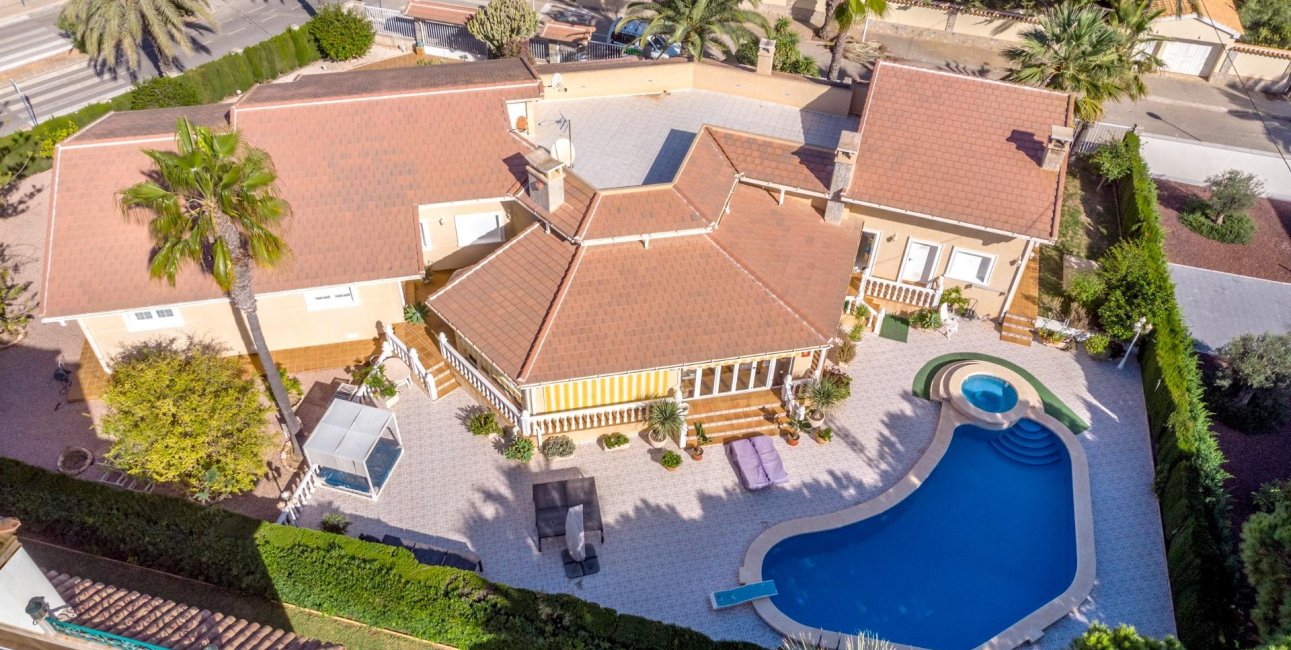 Resale - Villa -
Orihuela Costa - Cabo Roig