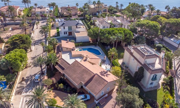 Resale - Villa -
Orihuela Costa - Cabo Roig
