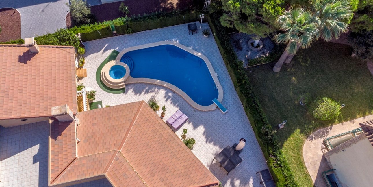 Resale - Villa -
Orihuela Costa - Cabo Roig