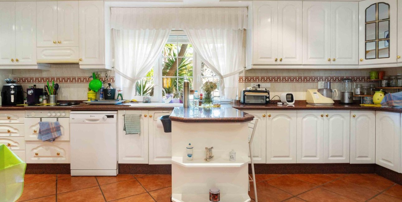 Resale - Villa -
Orihuela Costa - Cabo Roig