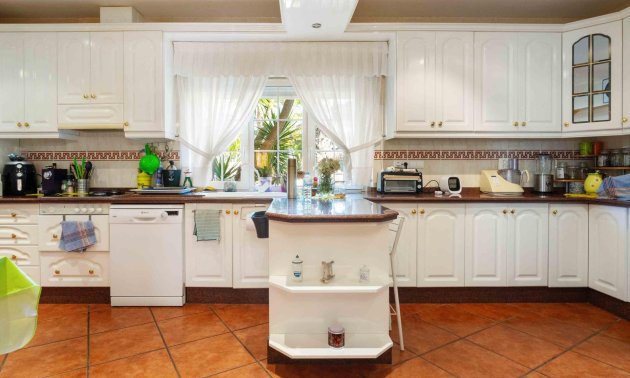 Resale - Villa -
Orihuela Costa - Cabo Roig