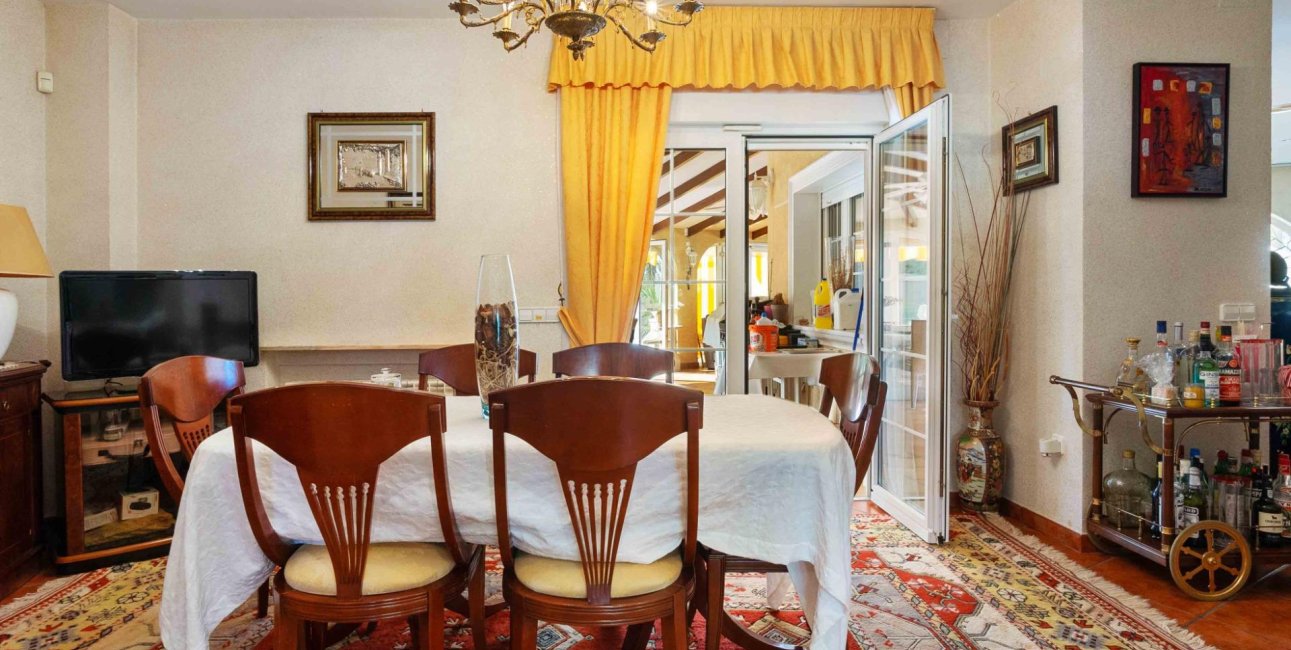 Resale - Villa -
Orihuela Costa - Cabo Roig