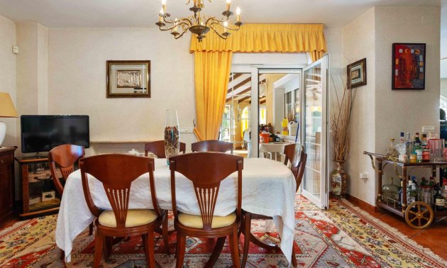 Resale - Villa -
Orihuela Costa - Cabo Roig