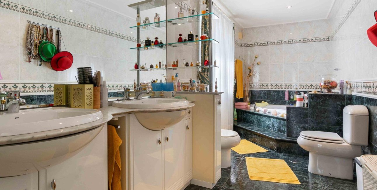 Resale - Villa -
Orihuela Costa - Cabo Roig