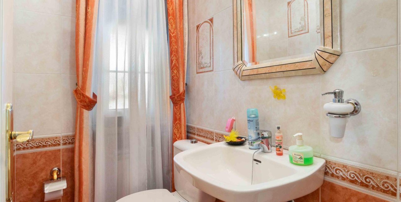 Resale - Villa -
Orihuela Costa - Cabo Roig