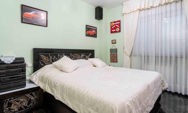 Resale - Villa -
Orihuela Costa - Cabo Roig