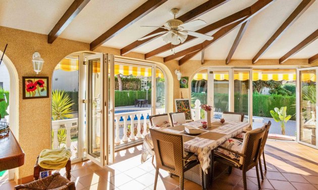 Resale - Villa -
Orihuela Costa - Cabo Roig