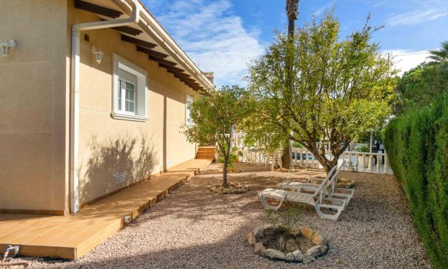 Resale - Villa -
Orihuela Costa - Cabo Roig