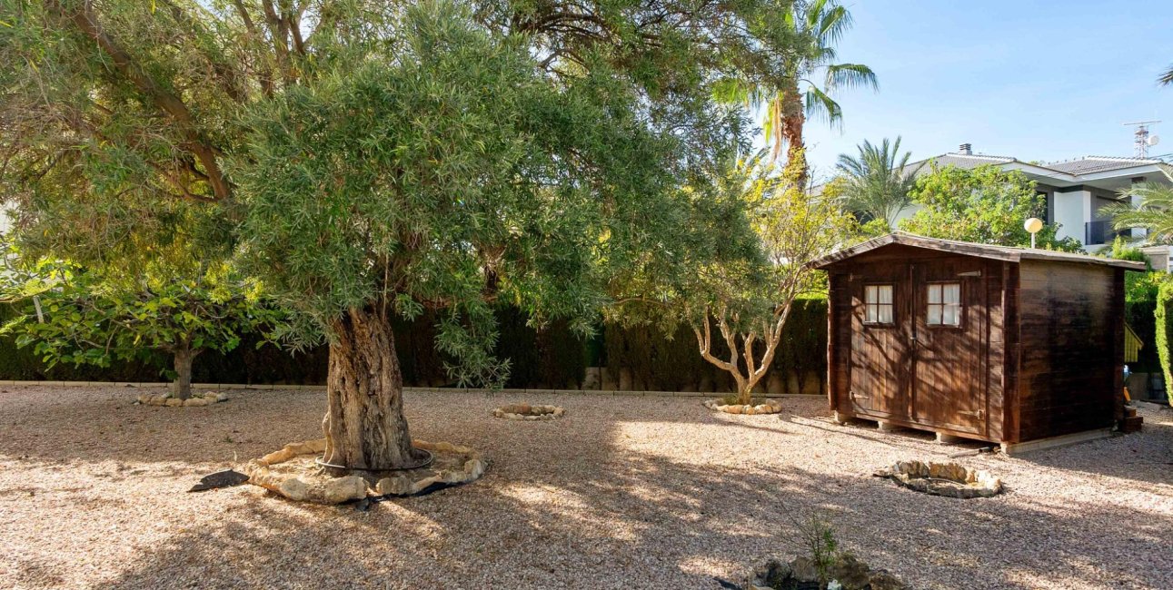 Resale - Villa -
Orihuela Costa - Cabo Roig