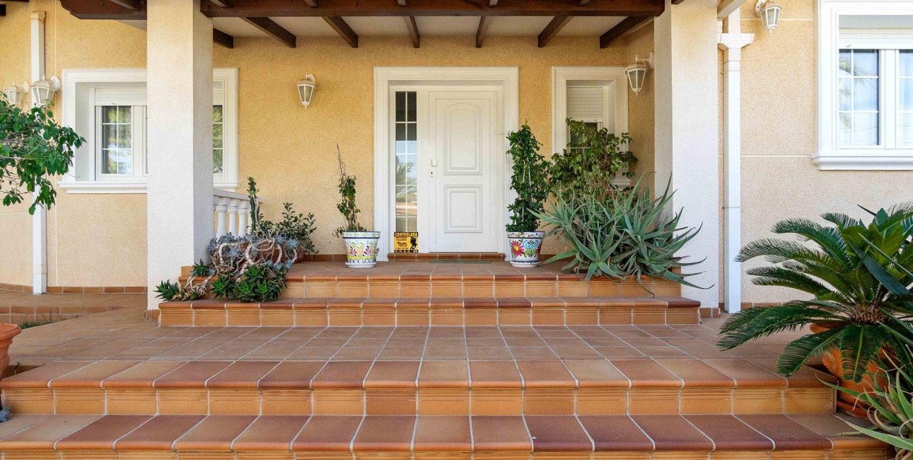 Resale - Villa -
Orihuela Costa - Cabo Roig