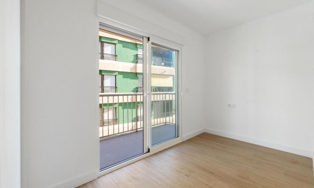 Resale - Apartment / flat -
Torrevieja - Playa Del Cura