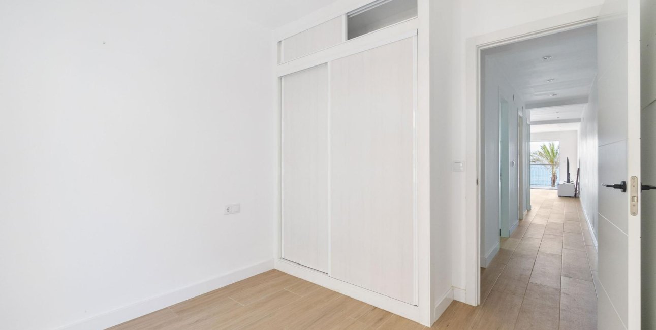 Resale - Apartment / flat -
Torrevieja - Playa Del Cura