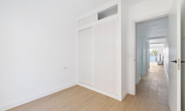 Resale - Apartment / flat -
Torrevieja - Playa Del Cura