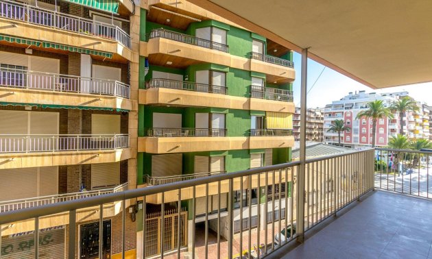 Resale - Apartment / flat -
Torrevieja - Playa Del Cura