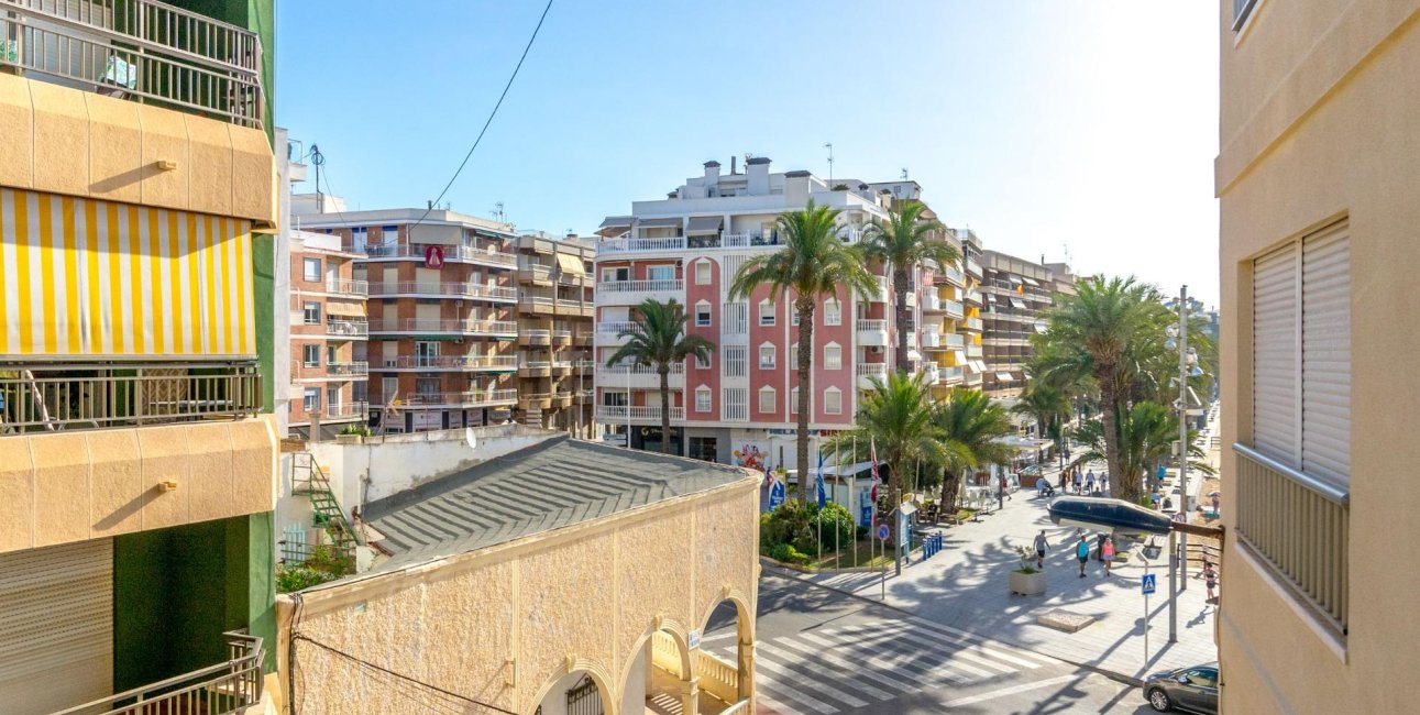 Resale - Apartment / flat -
Torrevieja - Playa Del Cura
