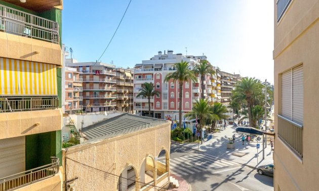 Resale - Apartment / flat -
Torrevieja - Playa Del Cura