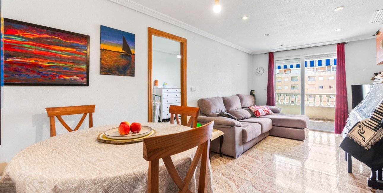 Reventa - Apartamento / piso -
Torrevieja - Torrevieja - Centre