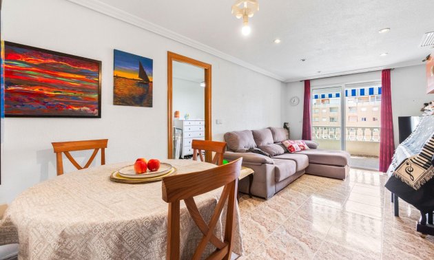 Reventa - Apartamento / piso -
Torrevieja - Torrevieja - Centre