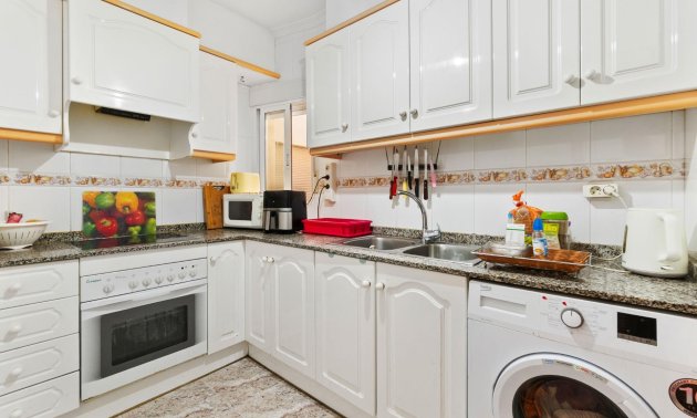 Reventa - Apartamento / piso -
Torrevieja - Torrevieja - Centre