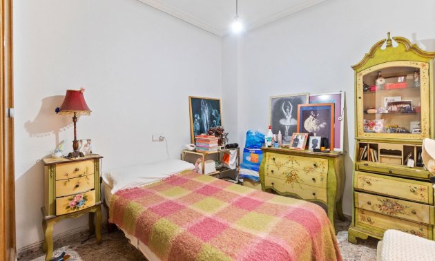 Reventa - Apartamento / piso -
Torrevieja - Torrevieja - Centre