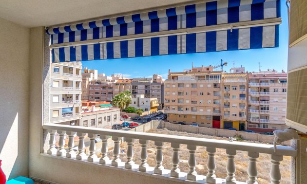 Reventa - Apartamento / piso -
Torrevieja - Torrevieja - Centre