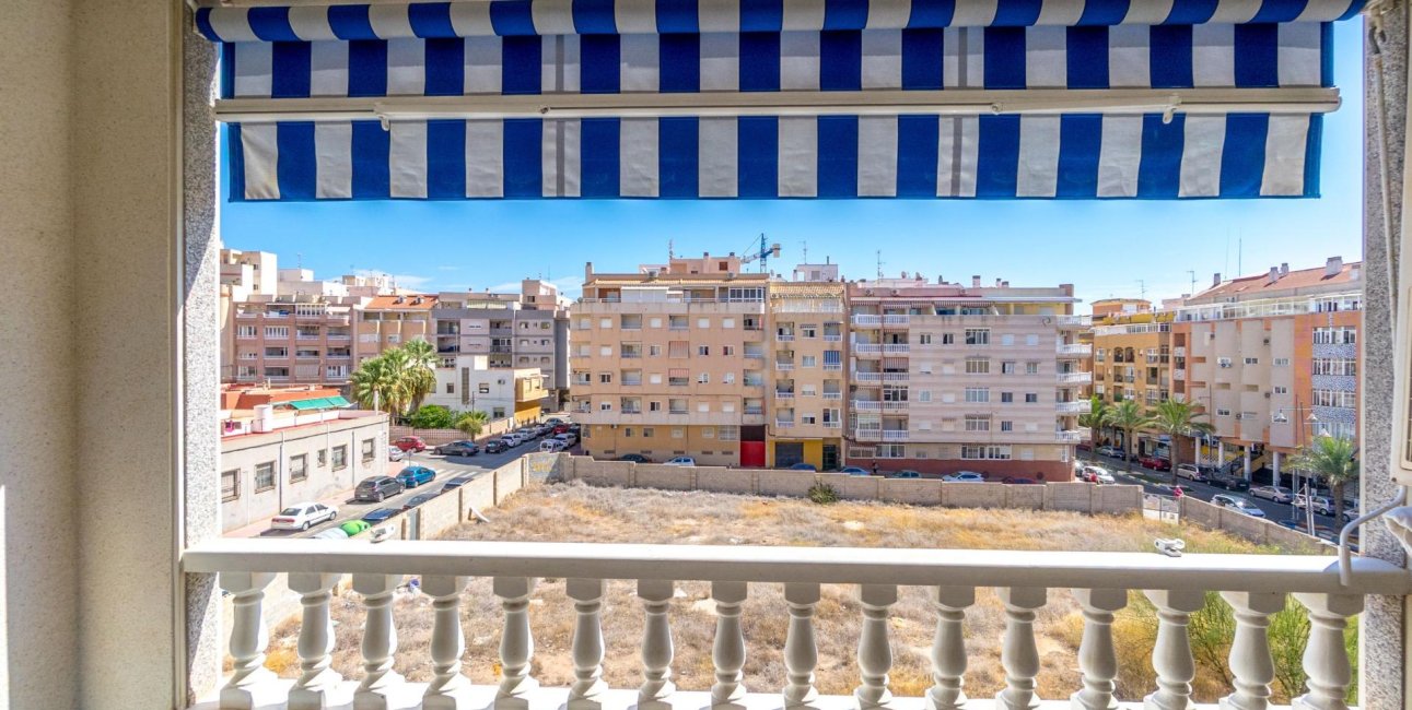 Reventa - Apartamento / piso -
Torrevieja - Torrevieja - Centre