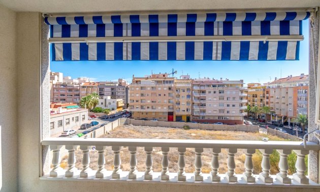 Reventa - Apartamento / piso -
Torrevieja - Torrevieja - Centre